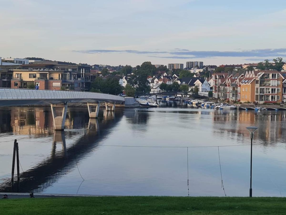 Stylish Apartment With Beautiful Views Of The River, Beach Nearby Kristiansand Dış mekan fotoğraf
